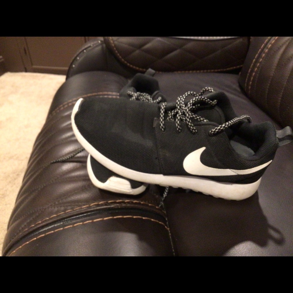 Nike Roshe trainers. Worn about 6 times!  Bargain!